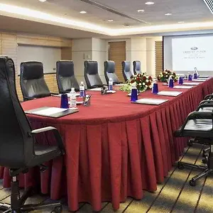Crowne Plaza Mutiara 酒店